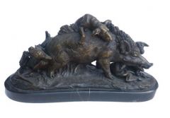 Статуя wild boar